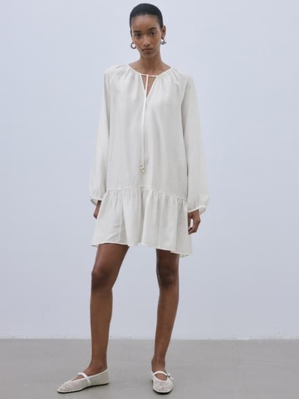 H&M White Loose Fit Balloon Sleeve Ruffle Mini Dress